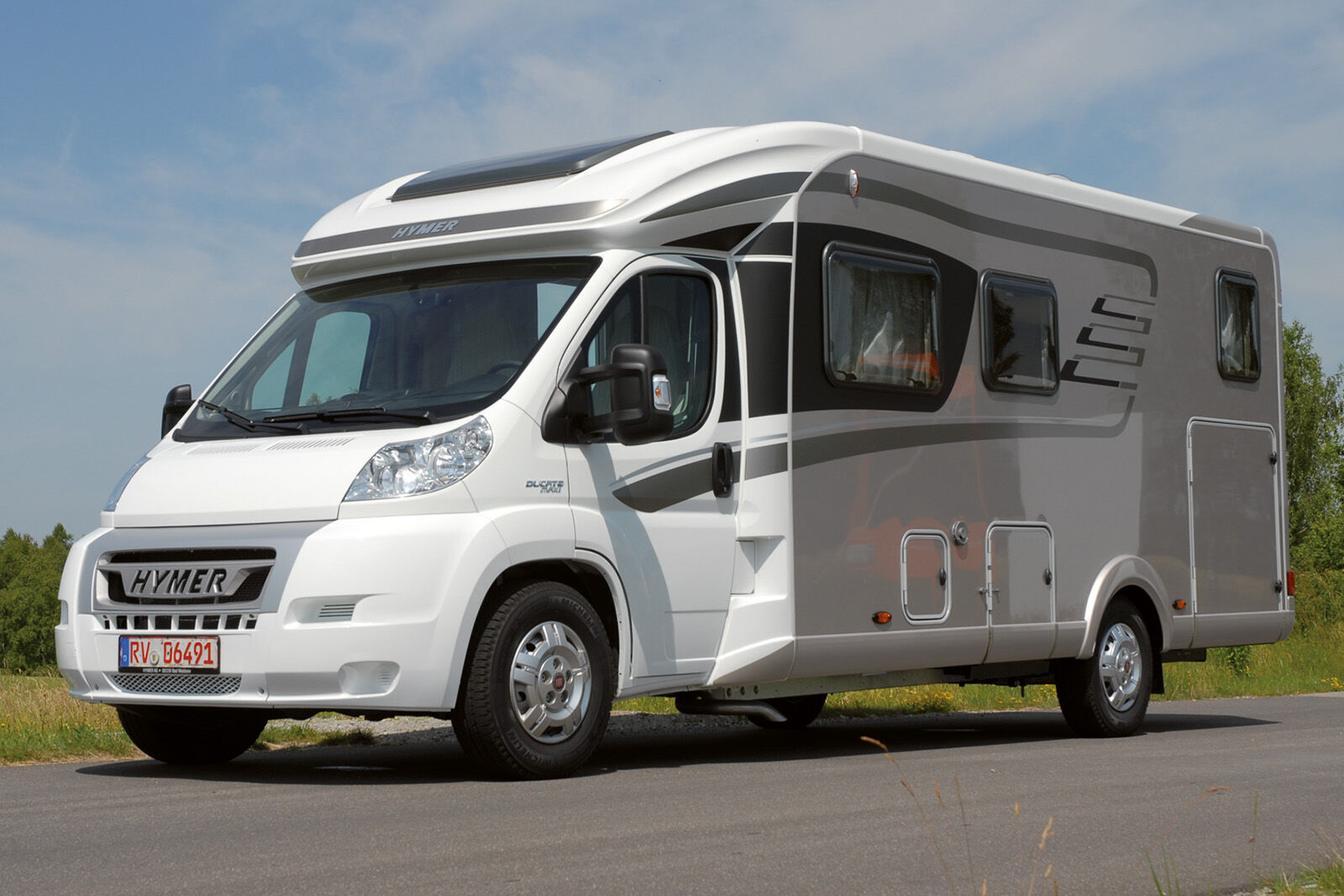 Ein teilintegriertes Wohnmobil der Marke «HYMER».